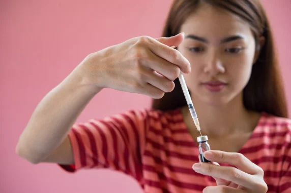 What are the side effects of peptides compared to steroids